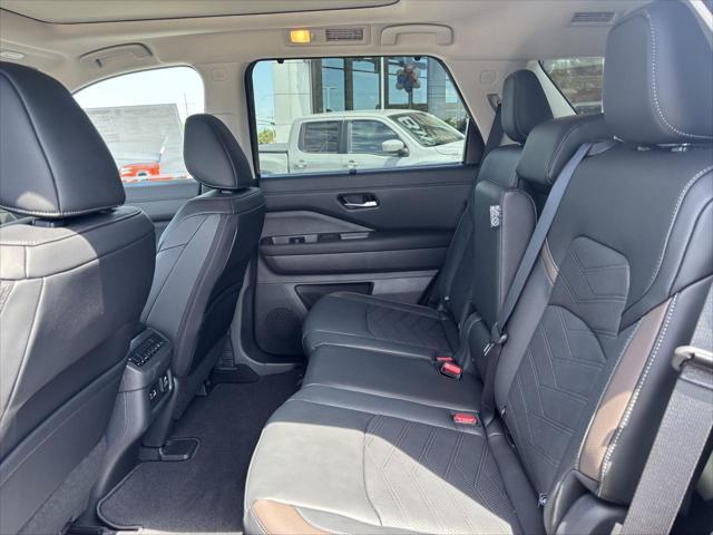 new 2025 Nissan Pathfinder car, priced at $49,180