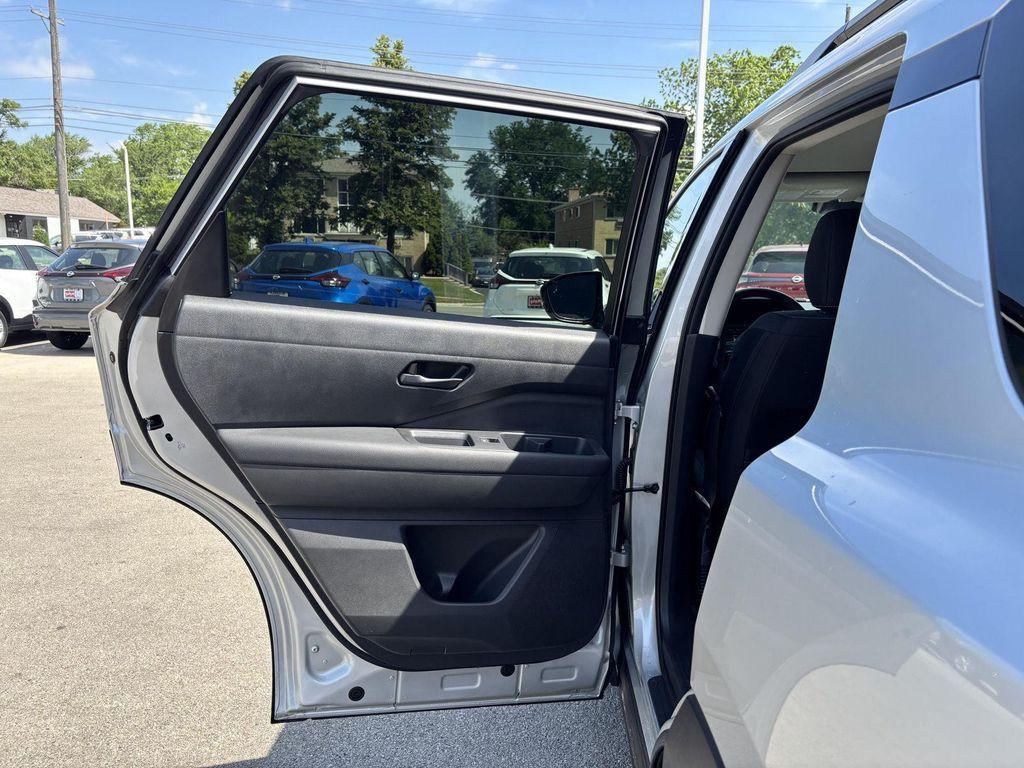 used 2025 Nissan Pathfinder car, priced at $37,400