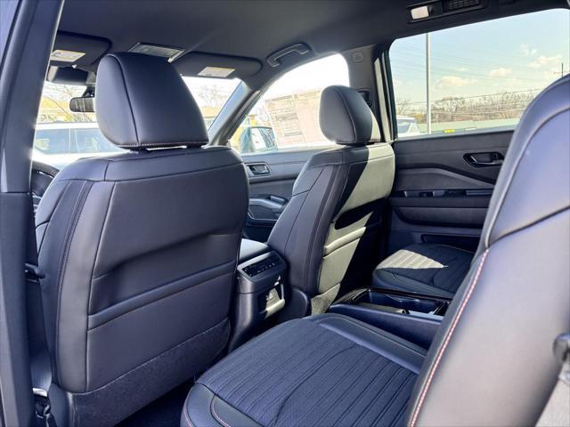 new 2025 Nissan Pathfinder car, priced at $44,925