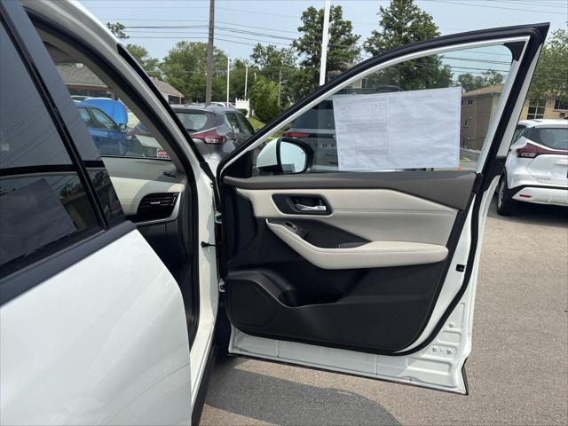new 2025 Nissan Rogue car, priced at $44,275