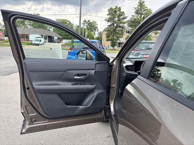 new 2025 Nissan Kicks car, priced at $25,355