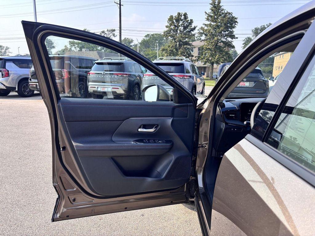 new 2025 Nissan Kicks car, priced at $28,168