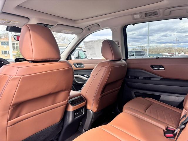 new 2025 Nissan Pathfinder car, priced at $53,655