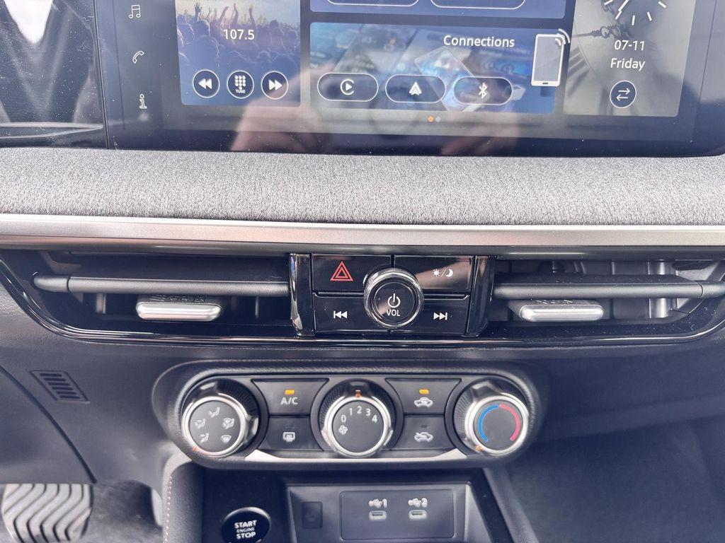 new 2025 Nissan Kicks car, priced at $25,517