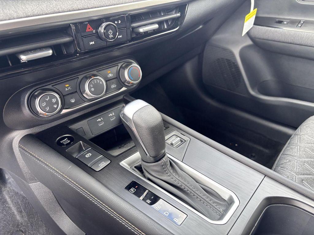 new 2025 Nissan Kicks car, priced at $25,517