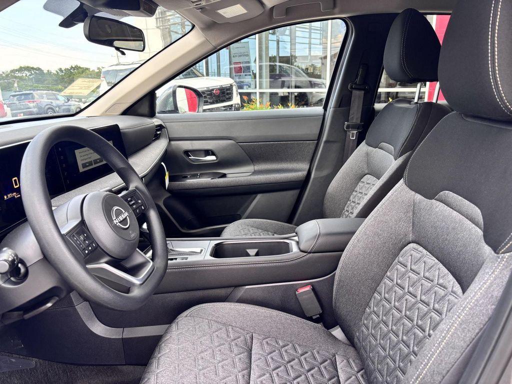 new 2025 Nissan Kicks car, priced at $25,517
