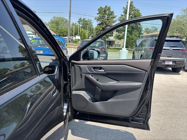 used 2021 Nissan Rogue car, priced at $24,918