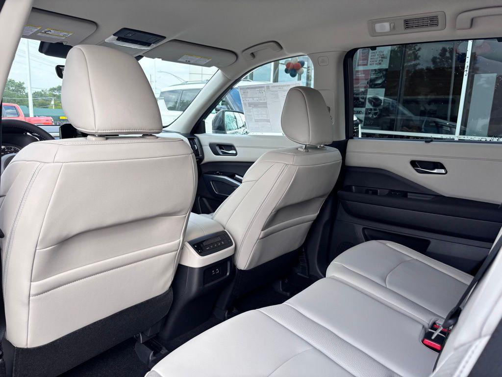 new 2025 Nissan Pathfinder car, priced at $43,554