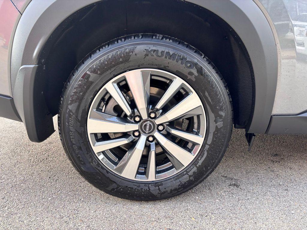 new 2025 Nissan Pathfinder car, priced at $43,554