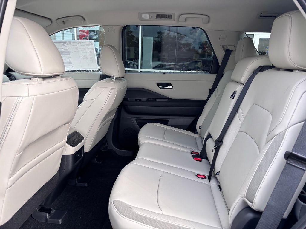 new 2025 Nissan Pathfinder car, priced at $43,554