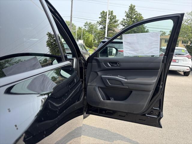 new 2025 Nissan Pathfinder car, priced at $46,505
