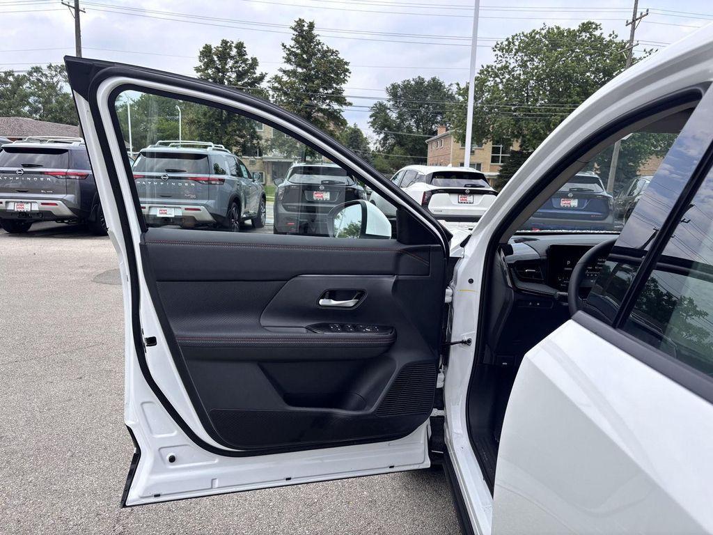 new 2025 Nissan Kicks car, priced at $28,731