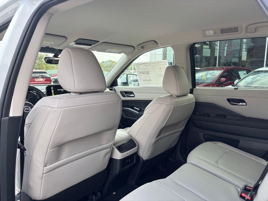 new 2025 Nissan Pathfinder car, priced at $38,336