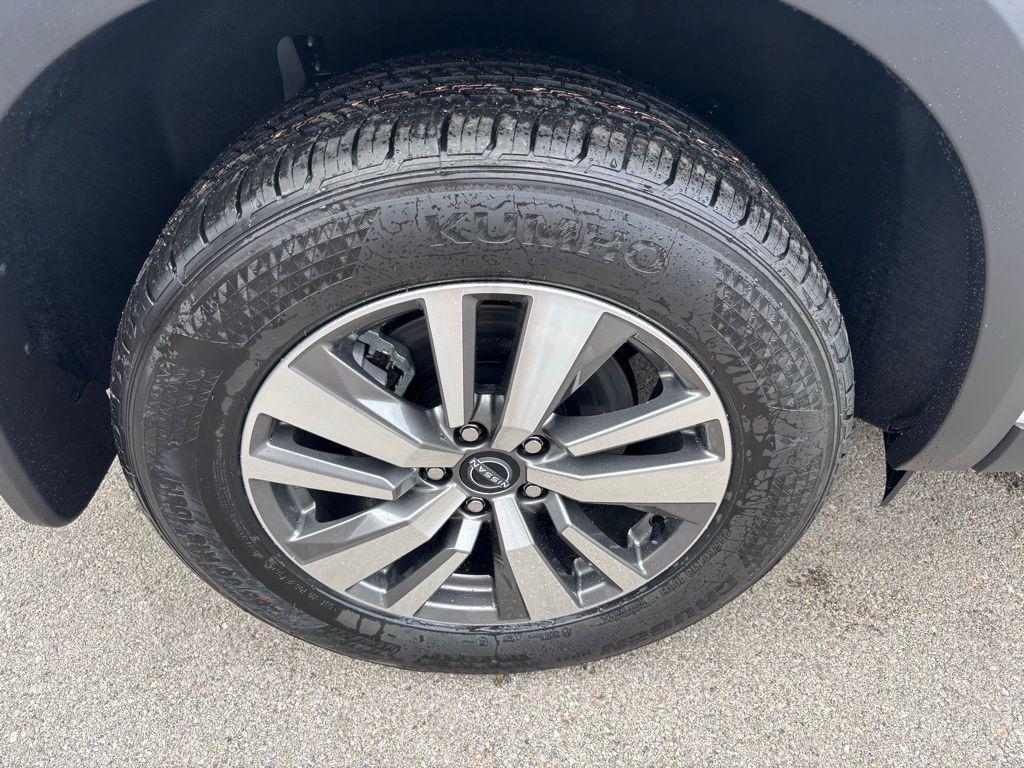 new 2025 Nissan Pathfinder car, priced at $38,336