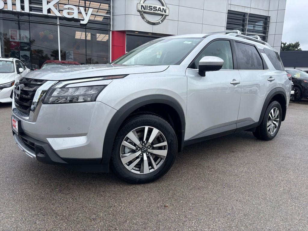 new 2025 Nissan Pathfinder car, priced at $38,425