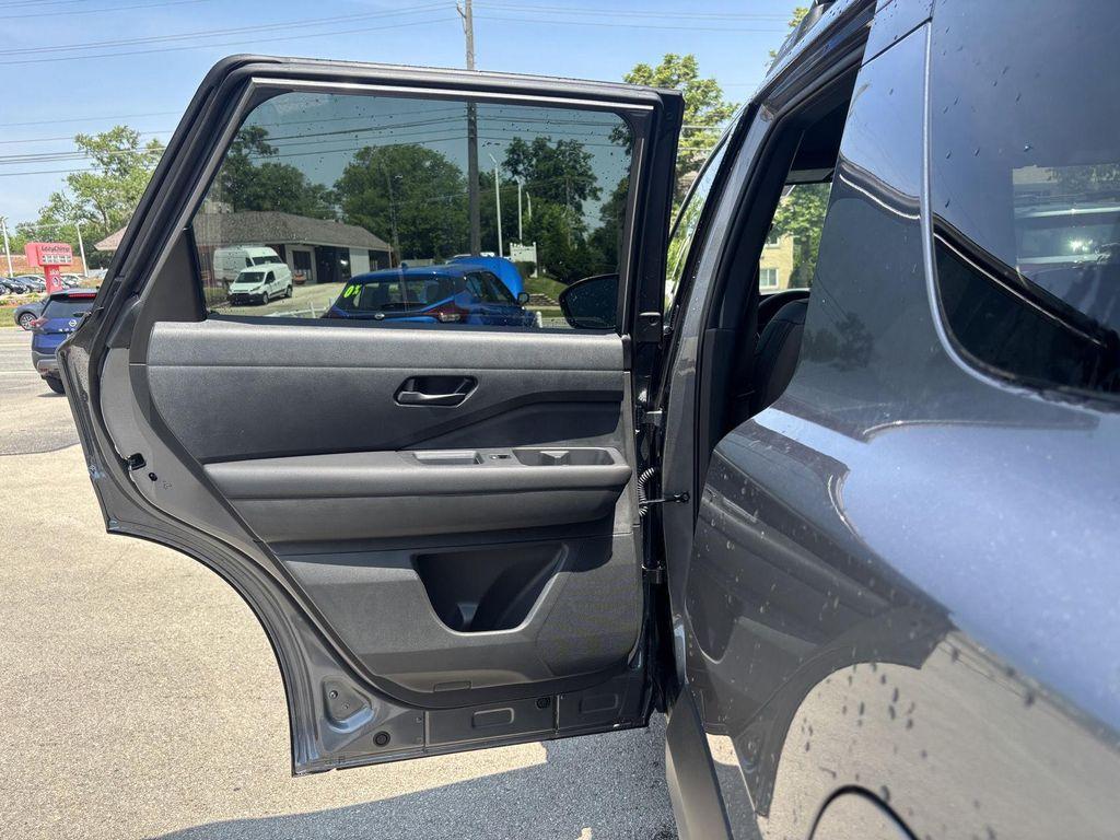 new 2025 Nissan Pathfinder car, priced at $37,688