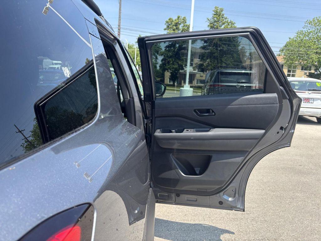 new 2025 Nissan Pathfinder car, priced at $37,688