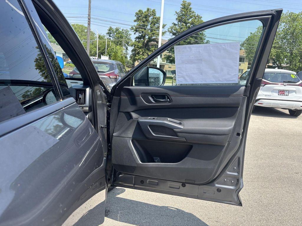 new 2025 Nissan Pathfinder car, priced at $37,688