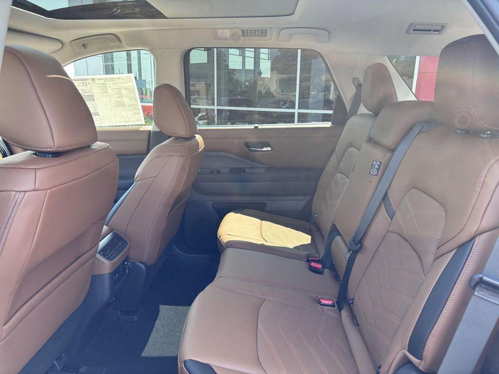 new 2025 Nissan Pathfinder car, priced at $49,459