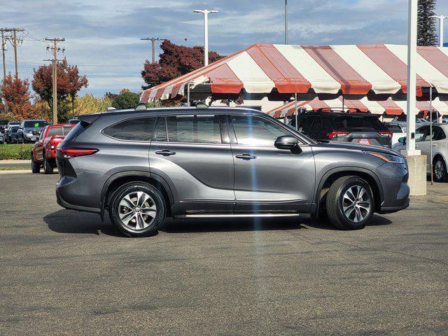 used 2021 Toyota Highlander car, priced at $29,987