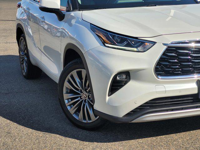 used 2021 Toyota Highlander car, priced at $36,487