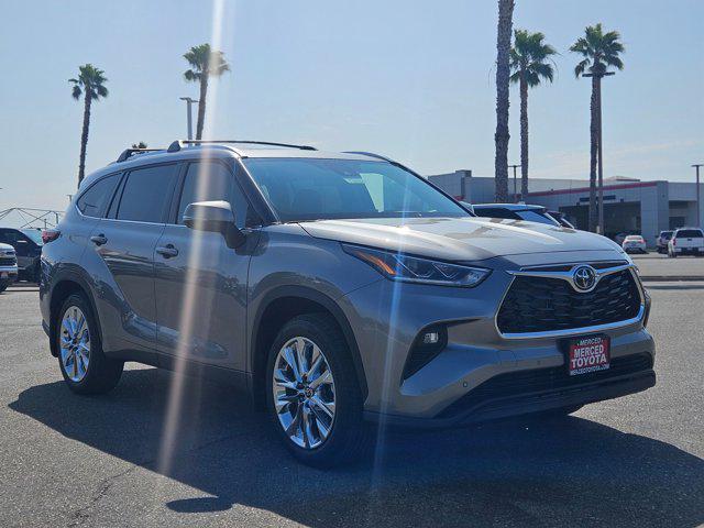 new 2025 Toyota Highlander car, priced at $52,367