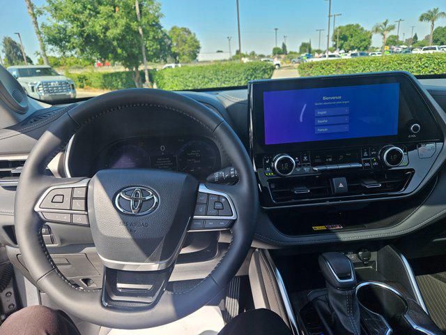 new 2025 Toyota Highlander car, priced at $52,367
