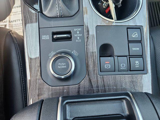 new 2025 Toyota Highlander car, priced at $52,367