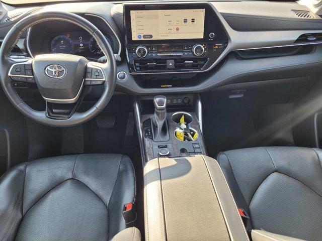 used 2023 Toyota Highlander car, priced at $44,987