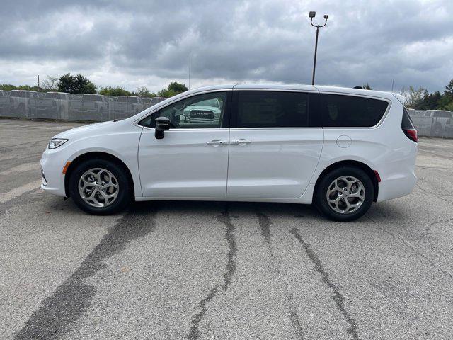 new 2024 Chrysler Pacifica car, priced at $40,425