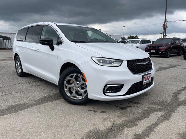 new 2024 Chrysler Pacifica car, priced at $40,425