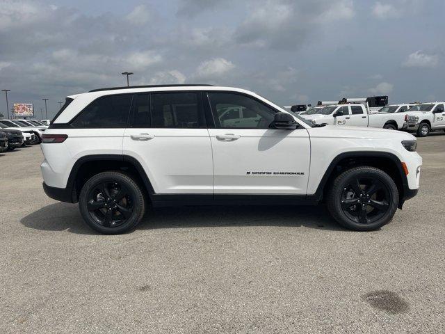 new 2024 Jeep Grand Cherokee car, priced at $45,925