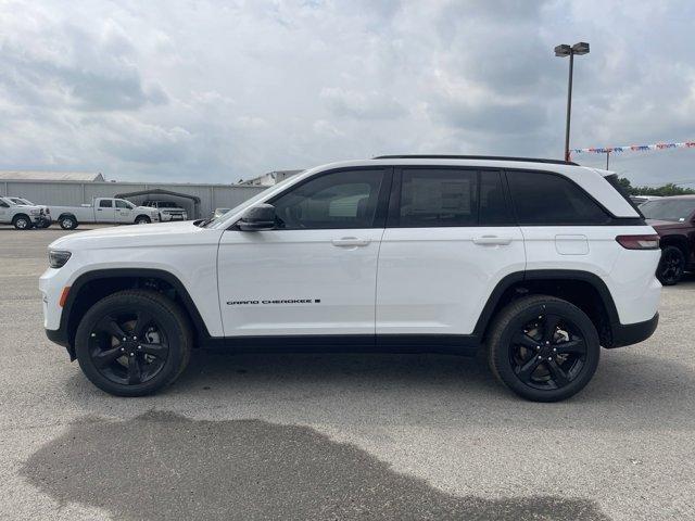 new 2024 Jeep Grand Cherokee car, priced at $45,925