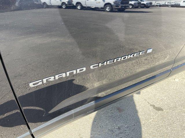 new 2024 Jeep Grand Cherokee L car, priced at $40,295