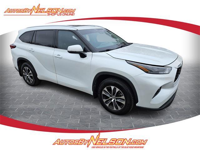 used 2022 Toyota Highlander car, priced at $35,991