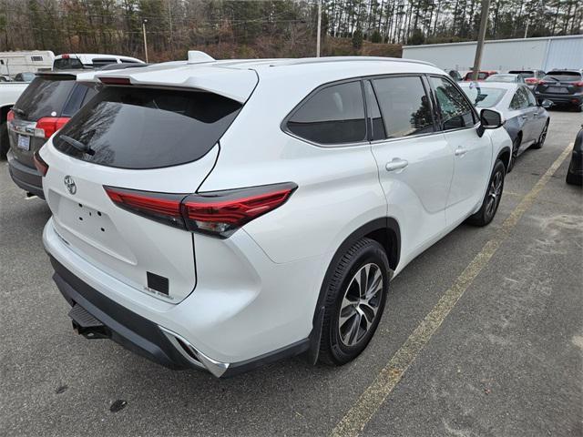 used 2022 Toyota Highlander car, priced at $35,991