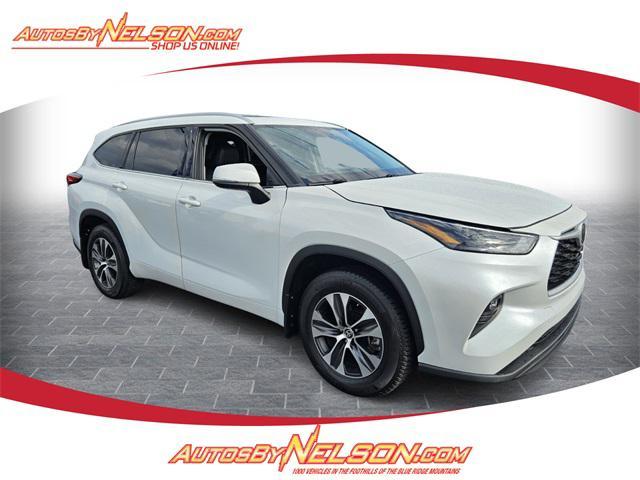 used 2022 Toyota Highlander car, priced at $36,993