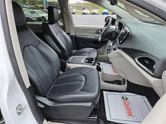 used 2024 Chrysler Pacifica car, priced at $34,991