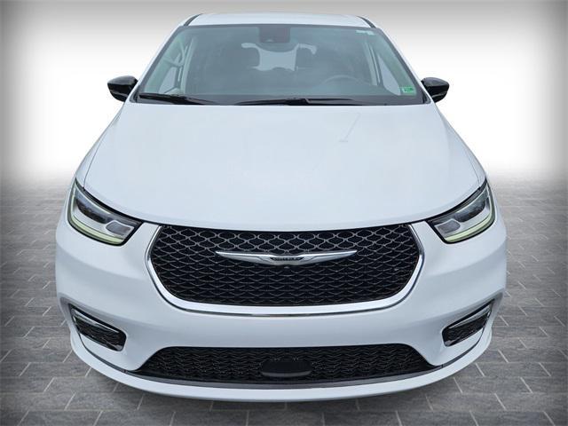 used 2024 Chrysler Pacifica car, priced at $34,991