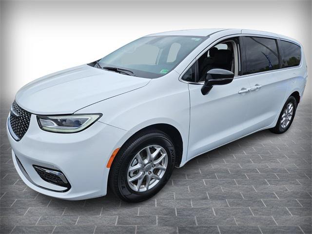 used 2024 Chrysler Pacifica car, priced at $34,991