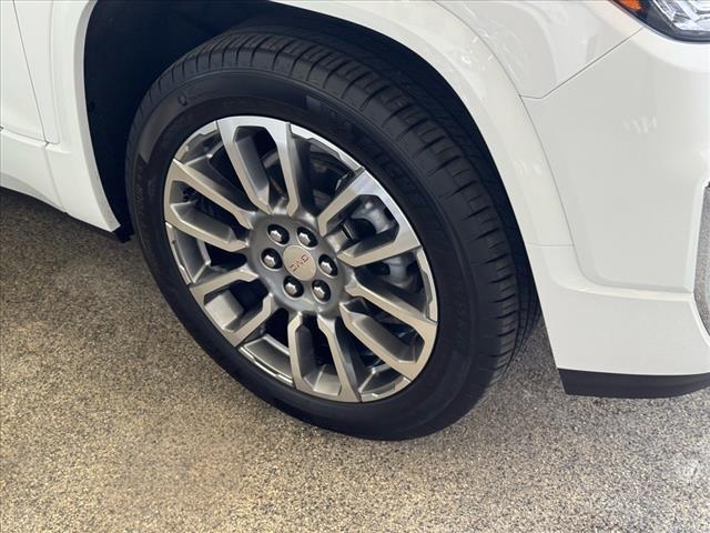 used 2023 GMC Acadia car, priced at $41,996