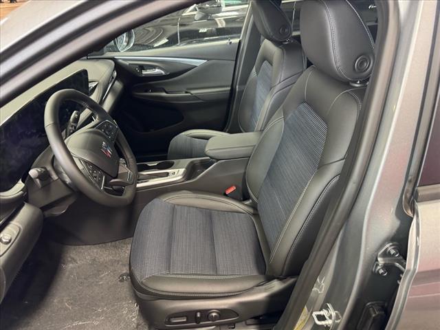 new 2025 Buick Envista car, priced at $26,775