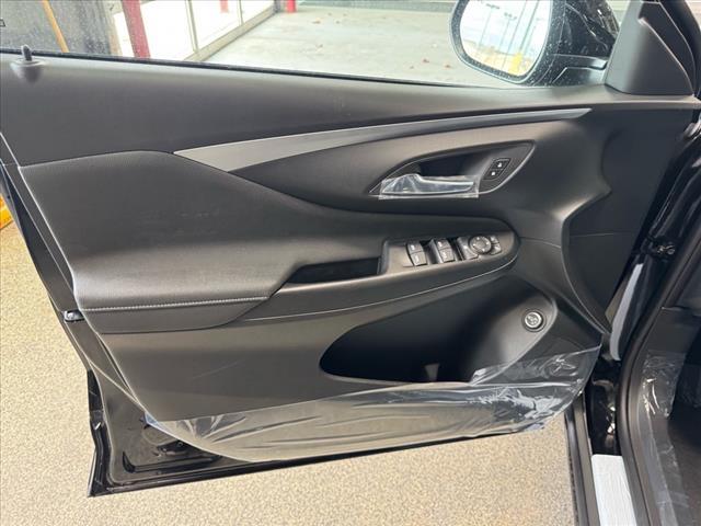 new 2025 Buick Envista car, priced at $26,775