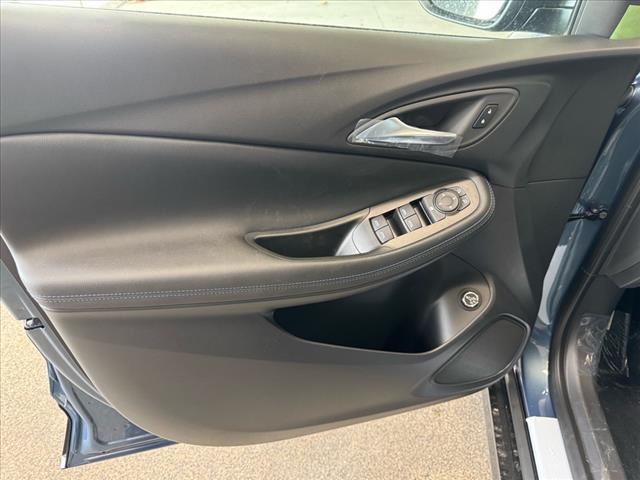 new 2025 Buick Encore GX car, priced at $30,425
