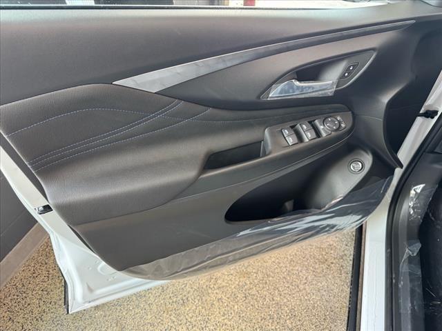 new 2025 Buick Envista car, priced at $30,320