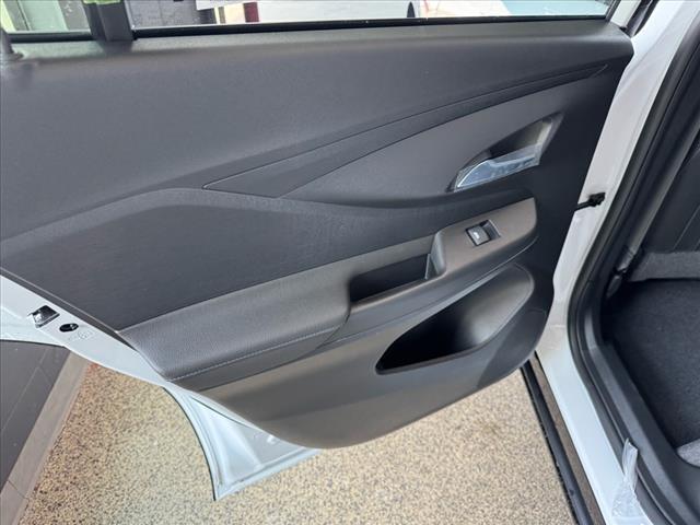 new 2025 Buick Envista car, priced at $30,320