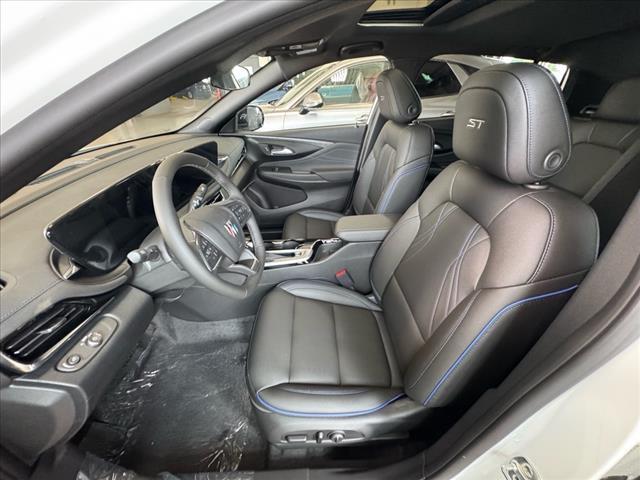 new 2025 Buick Envista car, priced at $30,320
