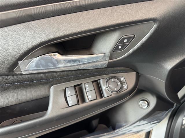new 2025 Buick Envista car, priced at $30,320
