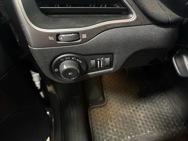 used 2019 Jeep Cherokee car, priced at $17,999