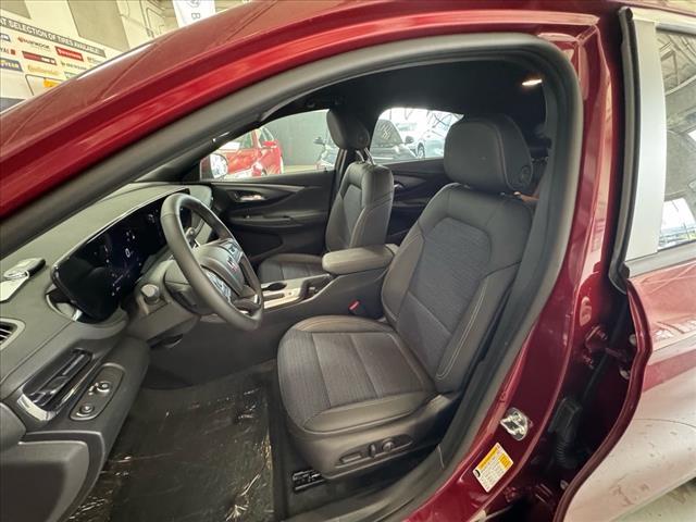 new 2025 Buick Envista car, priced at $27,775
